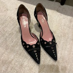 prada black vintage suede kitten heels